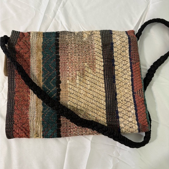 Multicolor Woven Shoulder Bag - Picture 4 of 6